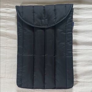 BAGGU puffer lap top case